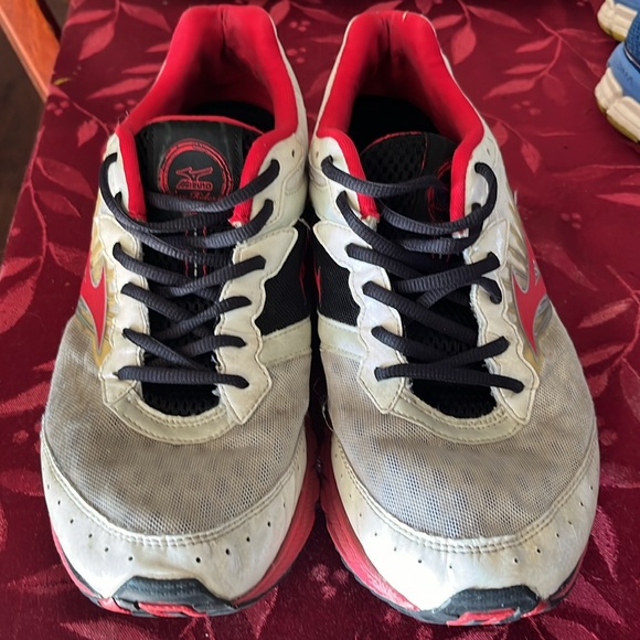 Mizuno Waverider 16 - Picture 3 of 6